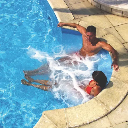 Laurentum فندق Tučepi