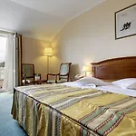 Laurentum Hotel 4*