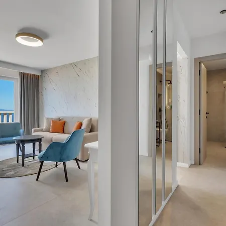 Laurentum Hotel 4*