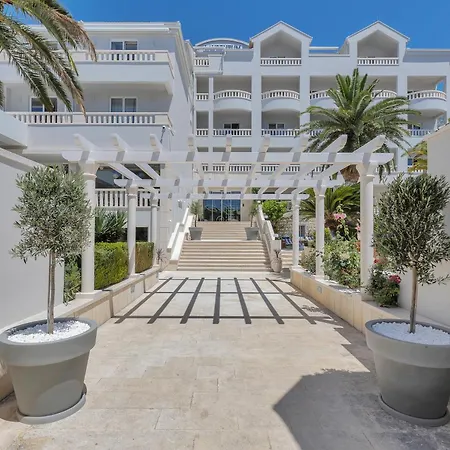 Laurentum Hotel
