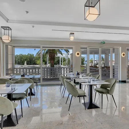 Laurentum Hotel 4*