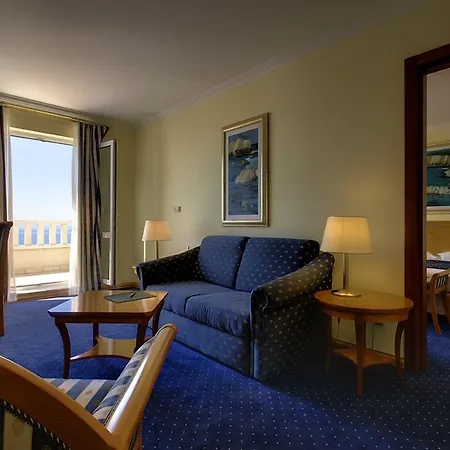 Laurentum Hotel