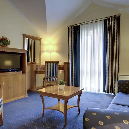 Laurentum Hotel 4*
