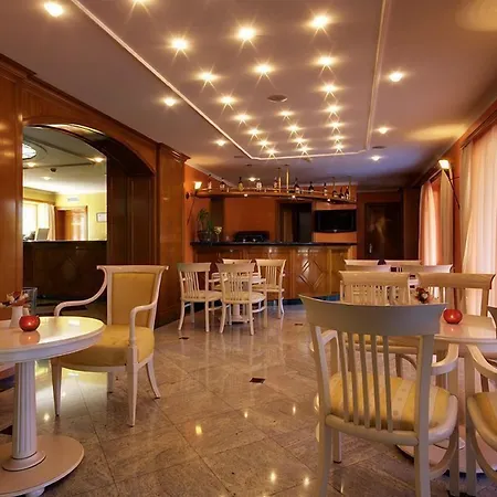 Ξενοδοχείο Laurentum 4*