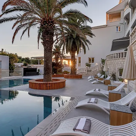 Laurentum Hotel