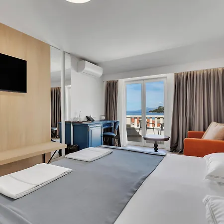 Laurentum Hotel 4*