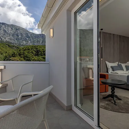 Laurentum Hotel 4*
